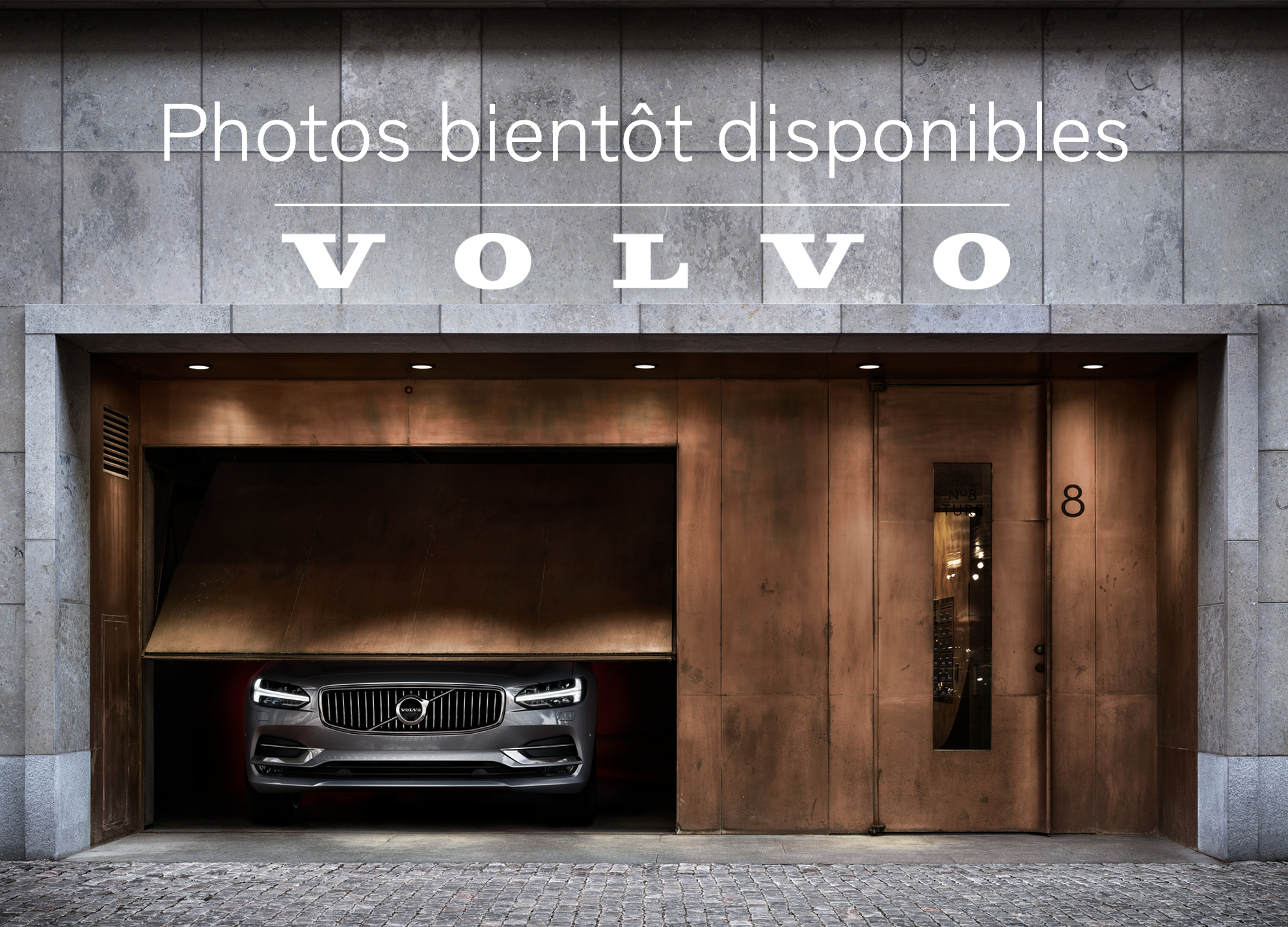 Volvo  Recharge P6 Core FWD